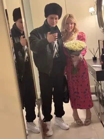 "Нам что, не выходить? Закрыться в четырёх стенах?". Shaman рассказал о том, почему решил раскрыть отношения с Екатериной Мизулиной