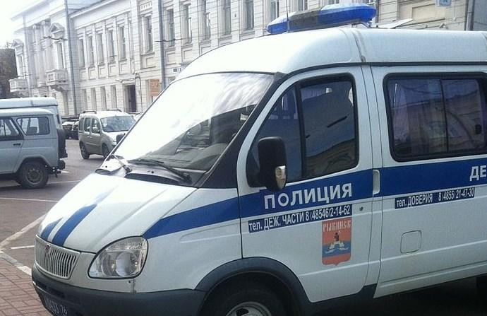 В Москве пенсионерка при попытке задержания оттаскала полицейского за ухо