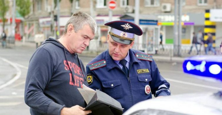 В Госдуме предложили запретить садиться за руль водителям из-за болезней