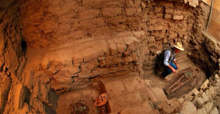 Красивые открытки и поздравления порадуют знакомого археолога 15 августа 2022 года