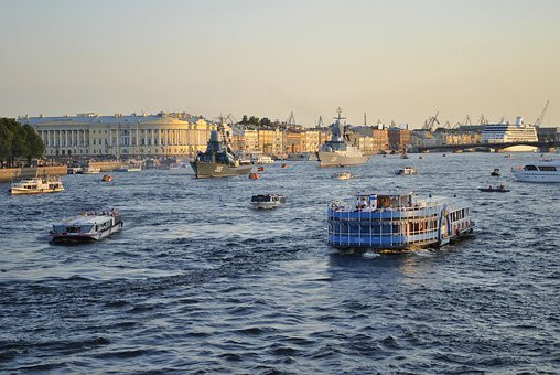 Смольный может заморозить сотни долгостроев – СМИ