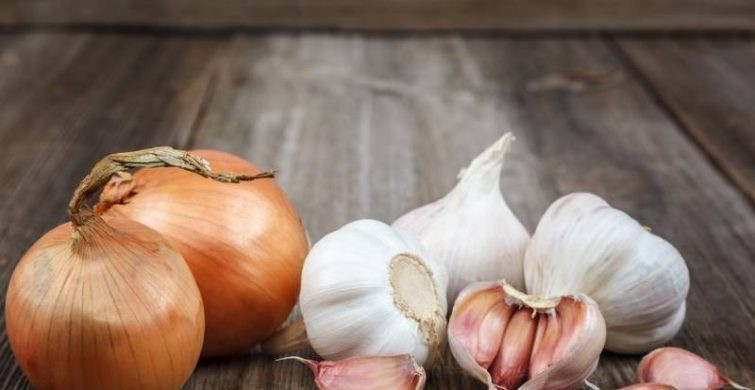 День любителей чеснока 6 октября: где используют чеснок, интересные факты, открытки с праздником