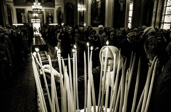 В церковь на родительский день 8 октября следует нести еду и вино