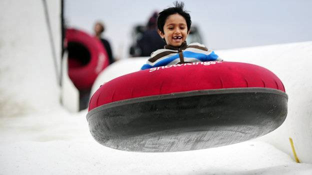 Эксперты объяснили, как правильно выбрать «ватрушку» для катаний