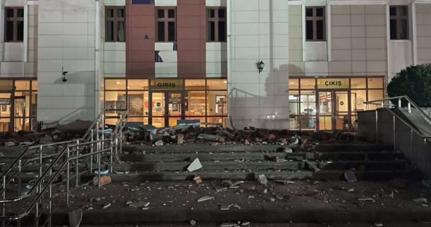 В Стамбуле зафиксировали мощное землетрясение магнитудой 6.0