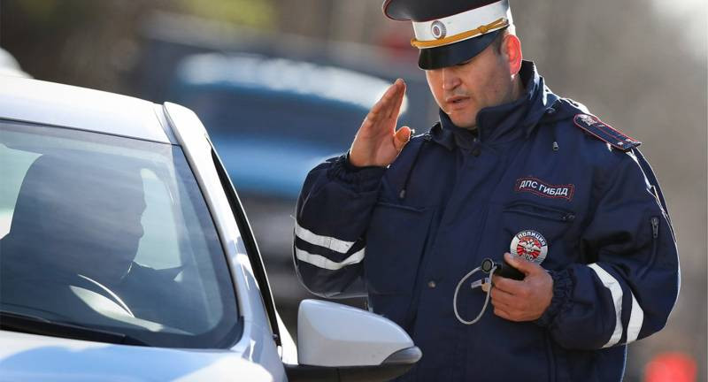6 НЕЯВНЫХ ВЕЩЕЙ, КОТОРЫХ БОЯТСЯ СОТРУДНИКИ ГИБДД В РАЗГОВОРЕ С ВОДИТЕЛЕМ