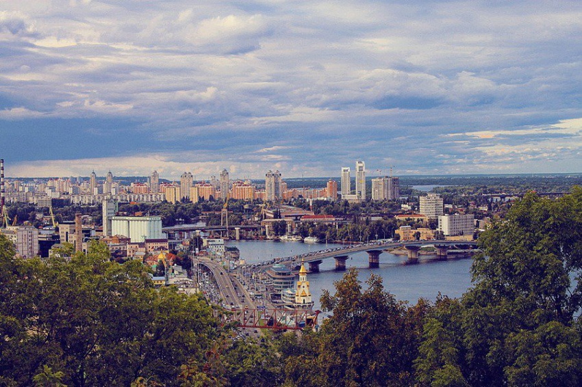 Зеленский отчитал чиновника, а в ФРГ это сочли попыткой убрать конкурента в борьбе за власть