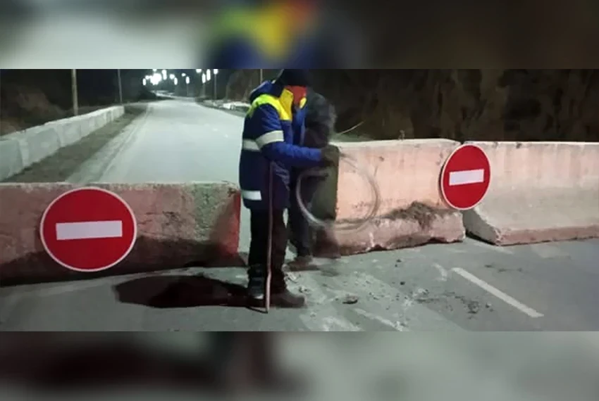 Камни падают со склонов. В Нарыне закрыли дорогу Жаны-Жол